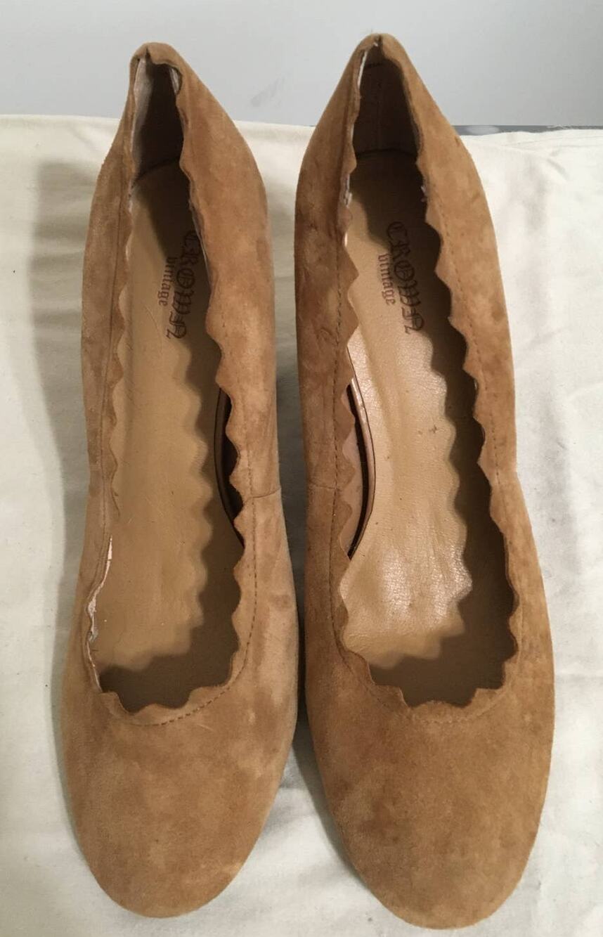 Crown Vintage Willow Size 8 M Suede 3 3/4" High Heel Shoes Scalloped Edge